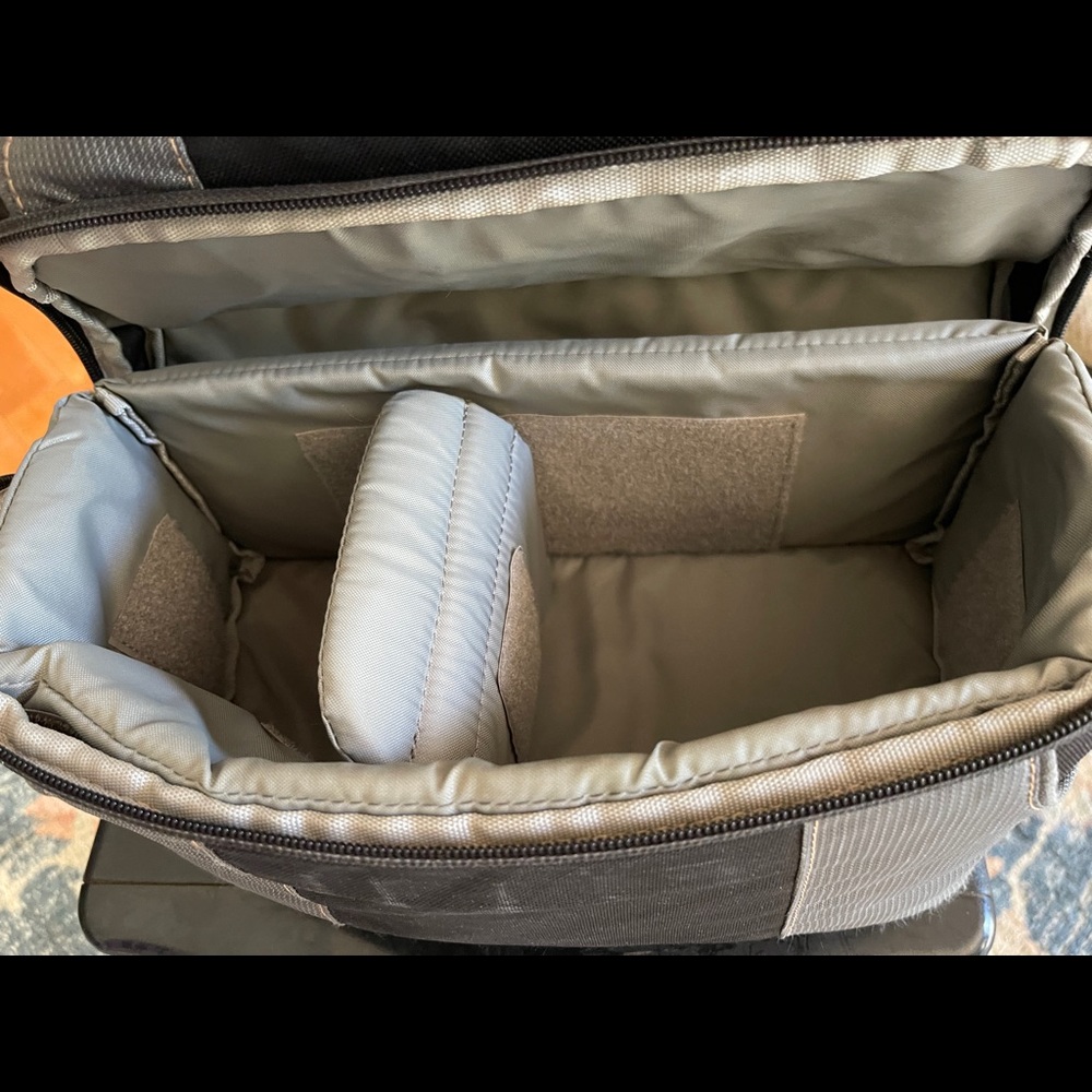 Lowepro - Picture 3 of 3